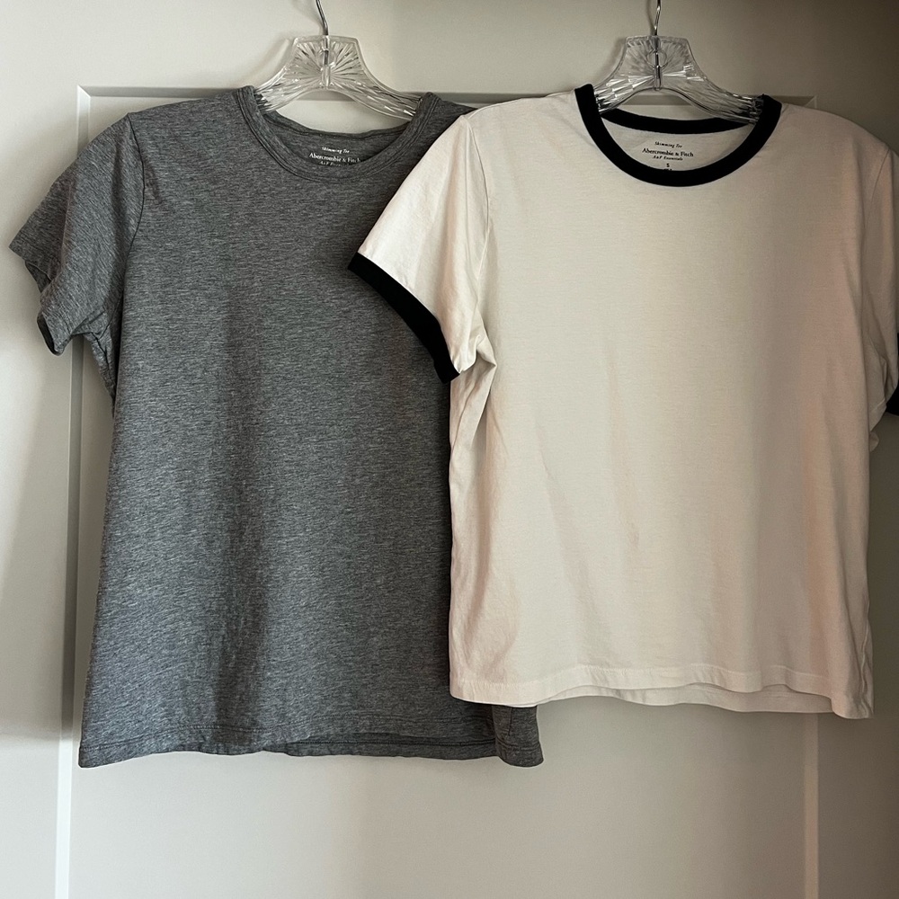 Abercrombie Lot of 2 Essential Body-Skimming Tees Size Small